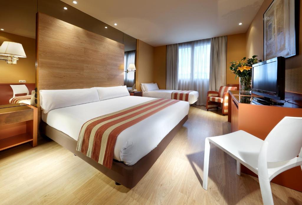 Crisol Puerta De Burgos Hotel Luaran gambar