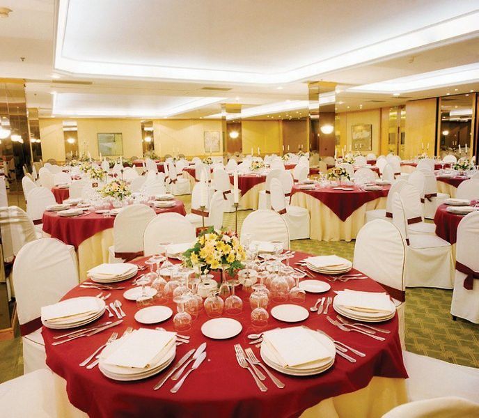 Crisol Puerta De Burgos Hotel Restoran gambar