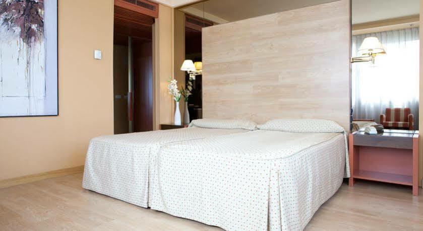 Crisol Puerta De Burgos Hotel Luaran gambar
