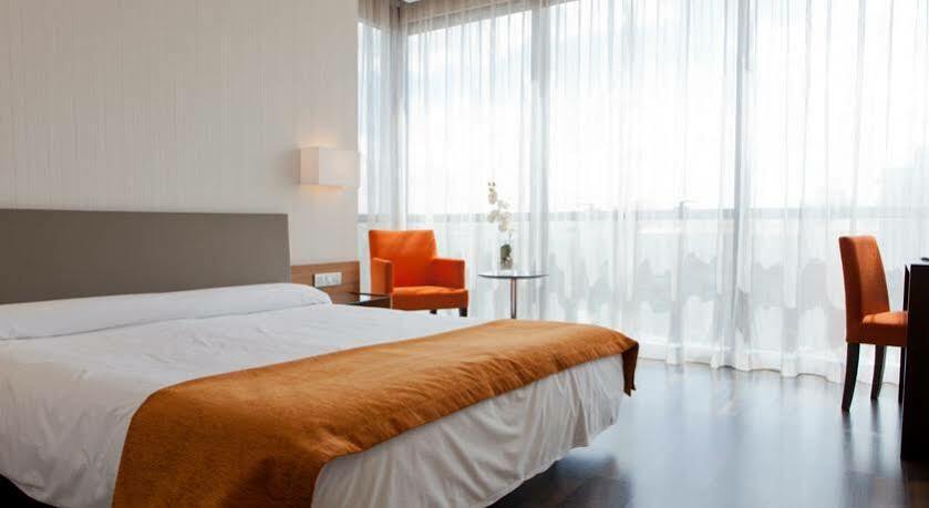Crisol Puerta De Burgos Hotel Luaran gambar